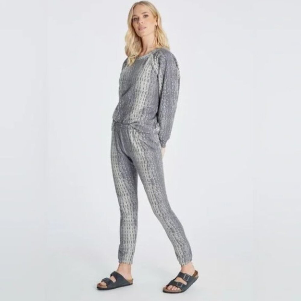 Wildfox Wetlands Sommers Sweater and Knox Joggers Set